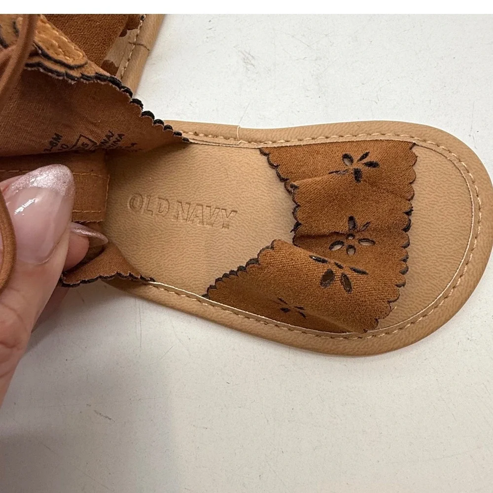 Old Navy Baby Girl Cognac Scalloped Laser Cut Gladiator Sandals 3-6M NWT